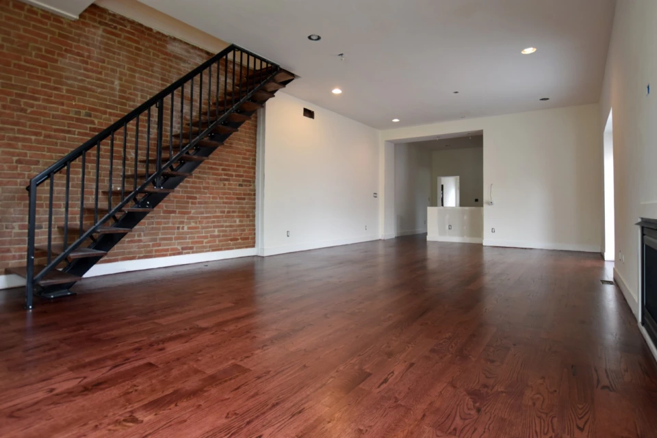 Red Mahogany Stain on Red Oak Plank