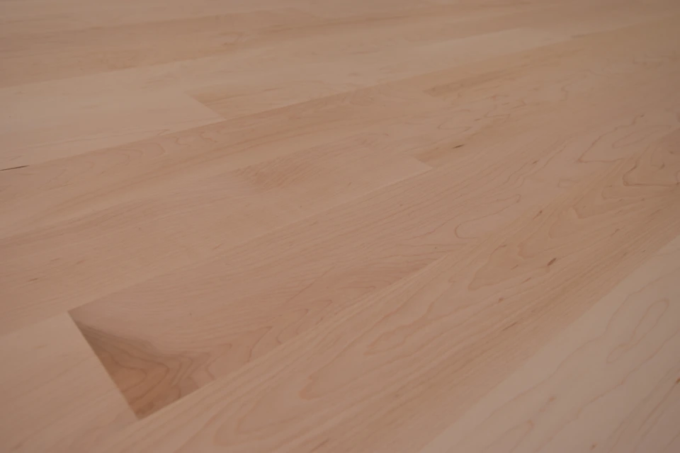 Loba Invisible on Maple Select Grade