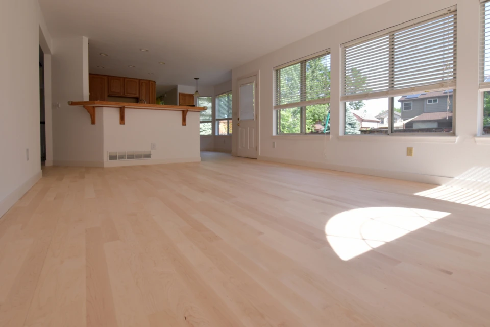 Loba Invisible on Maple Select Grade