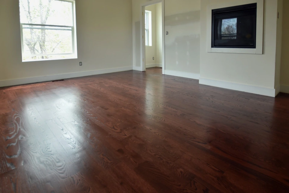 Red Mahogany Stain on Red Oak Plank