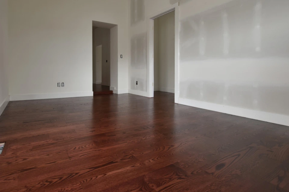 Red Mahogany Stain on Red Oak Plank
