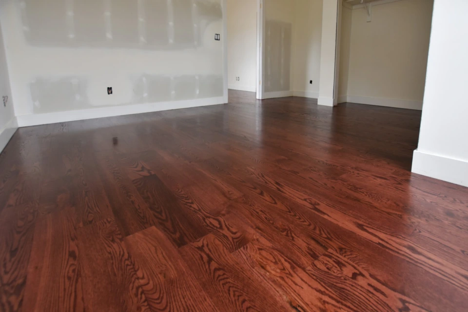 Red Mahogany Stain on Red Oak Plank