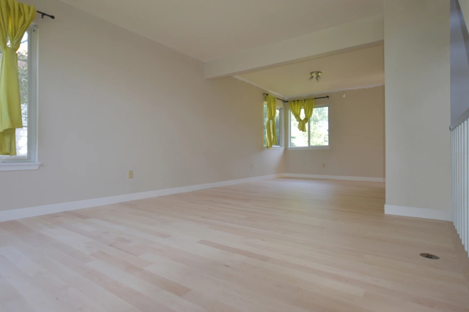 Loba Invisible on Maple Select Grade