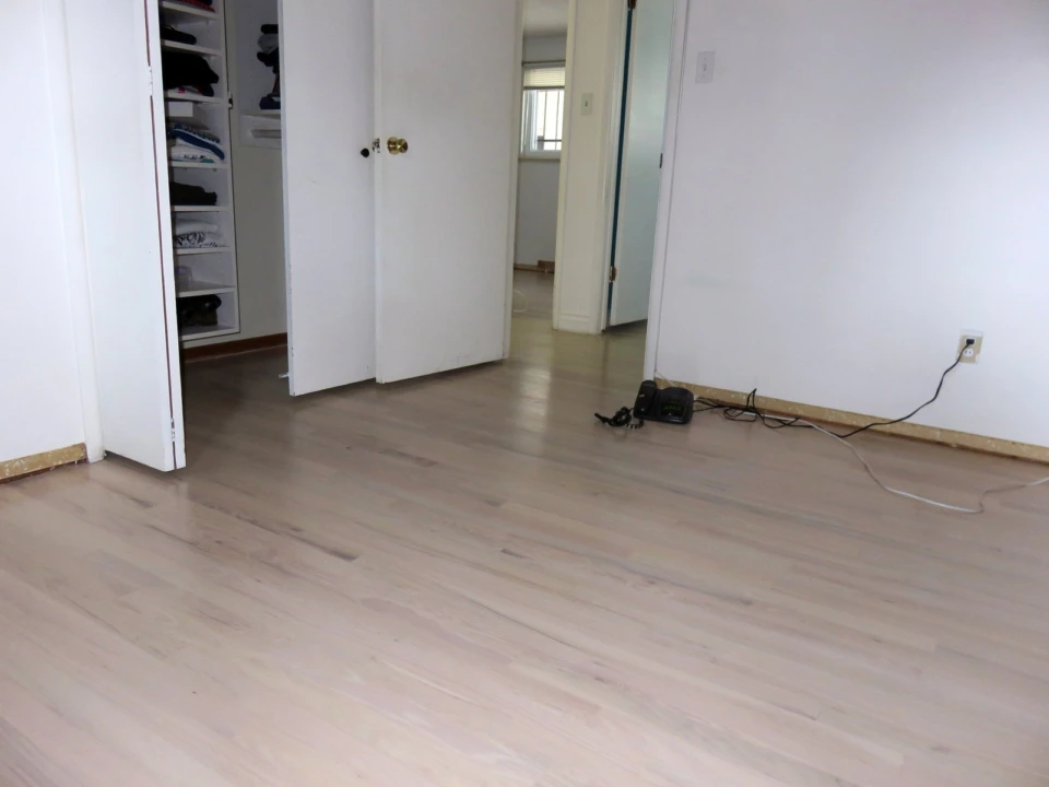 Red Oak Stained Country White
