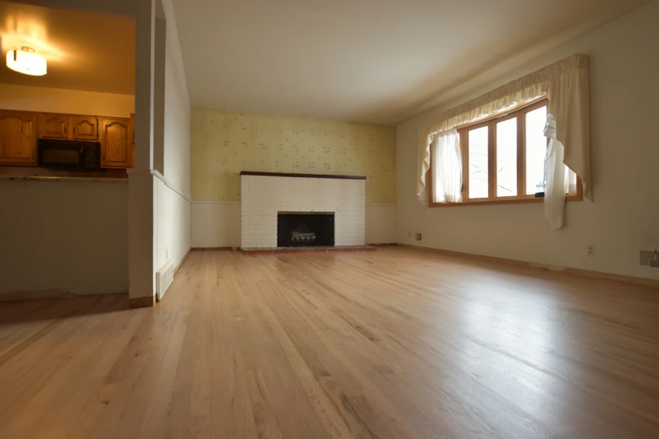 Living Room. Clear Coat.