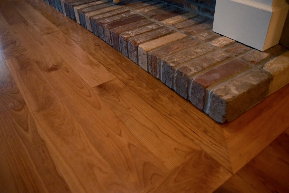 Fireplace Undercut - Cherry Floor