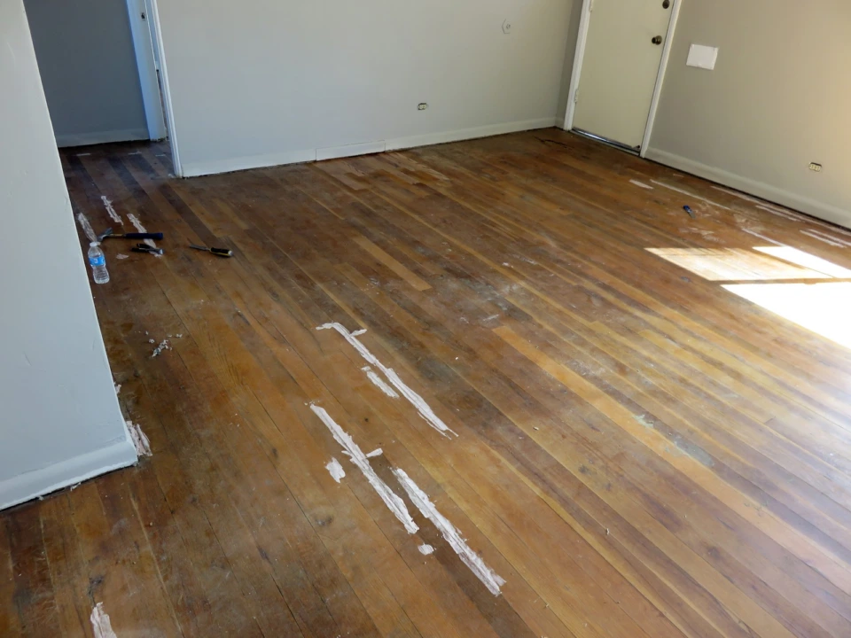 Living room before Refinishing - Before